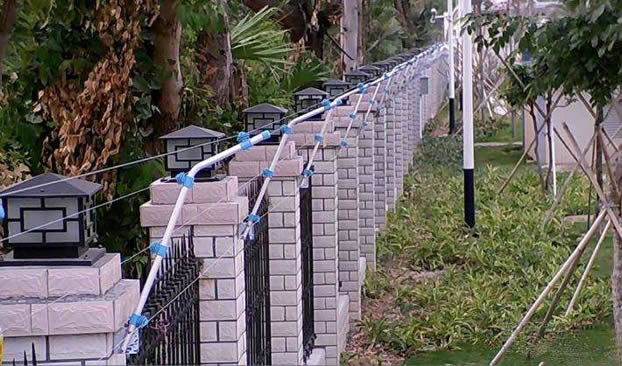 <strong>为什么脉冲电子围栏是助力中小学、幼儿园校园安防首选？</strong>